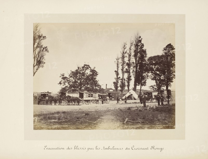 Evacuation des blessés par les ambulances du Croissant Rouge, photographs of the Ottoman Empire