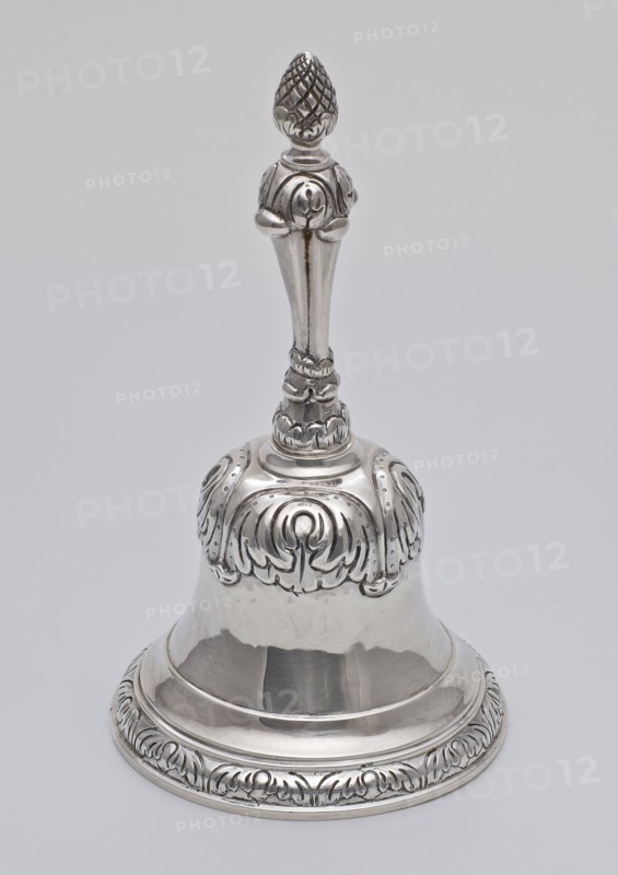 Silver handbell with pine cone as bud, handbell sound silver, mold poured bell-shaped bell with claw baluster shaped fluted stem