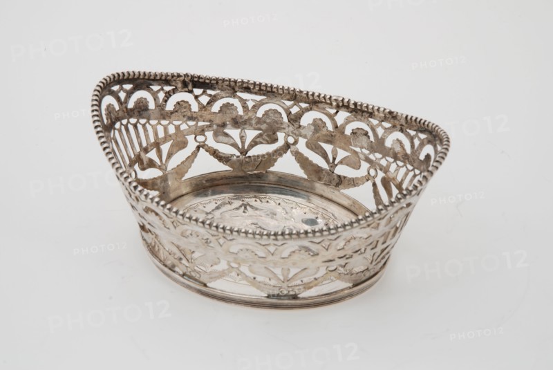 Silver openwork basket: bonbon box, bonbon container tableware holder silver, cast sawn engraved Openwork box with oval floor