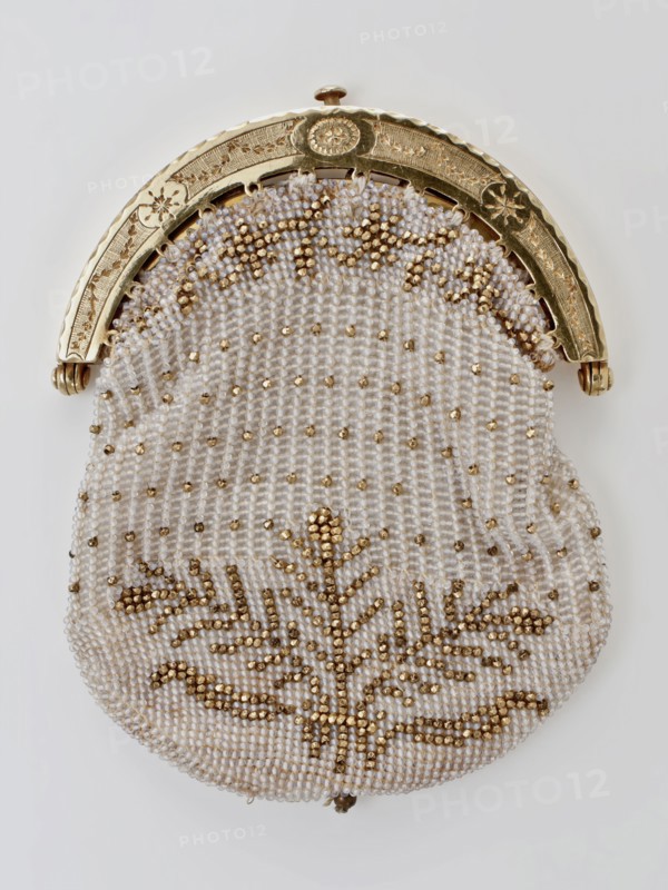 Bracket bag with gold braces and bag of white and gold colored beads, clamp bag clothing accessory clothing gold silk glass