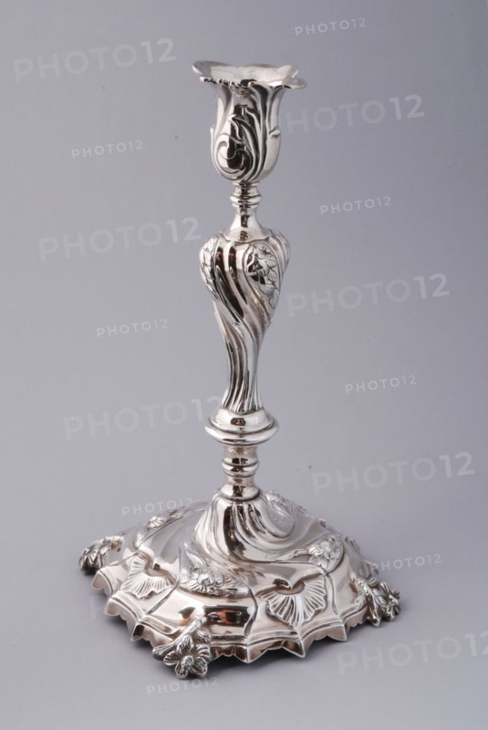 Silversmith: Anthony Huijs, Silver candlestick decorated with floral motifs, candlestick candleholder lighting tool silver, cast