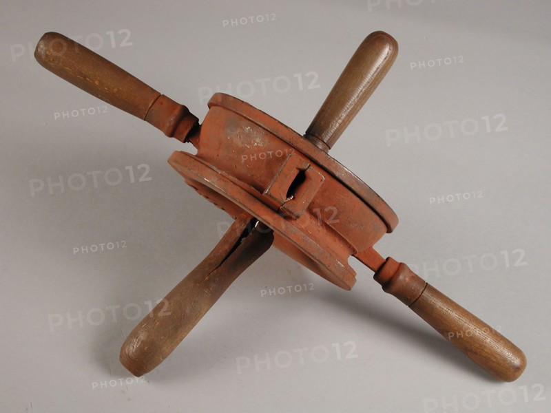 Four-piece bronze mold for top of chamber pot with initials GVR and 1770, cast molding tool tools base metal bronze wood iron