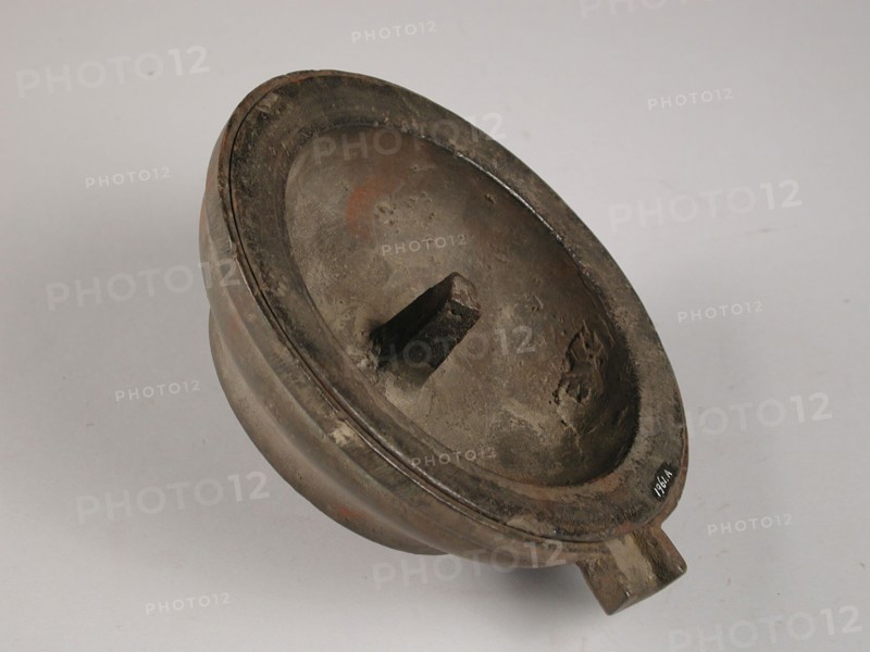Two-piece bronze mold for bottom pot or jug, mold casting tool tools kit metal bronze, cast turned Two-piece bronze mold
