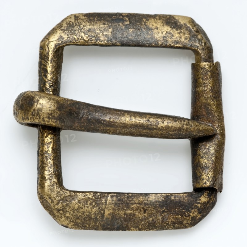 Copper buckle with straight sides, sting and roll, buckle fastener part bottomfound brass metal, cast Rectangular copper clasp