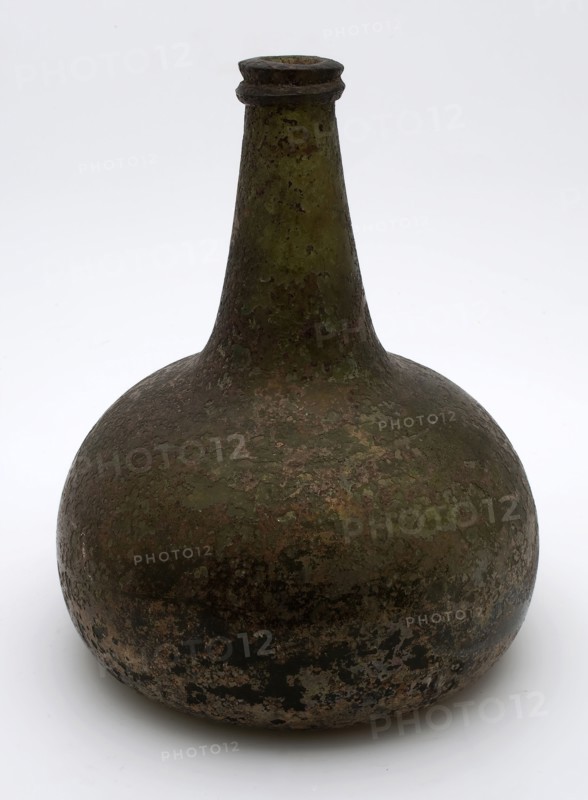 Belly bottle, cat's head, belly bottle bottle holder soil find glass, neck with imposed all-round sharp glass thread