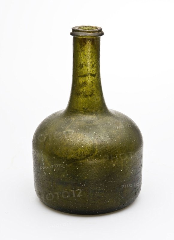 Green cylindrical bottle, stocky model, bottle holder soil find glass, free blown Bottle with cylindrical belly and straight