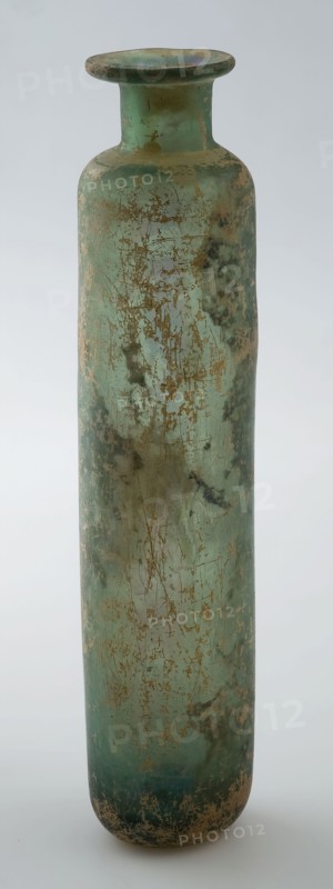 Cylindrical medicine bottle with short constricted neck, medicine bottle bottle holder soil find glass, free blown in the mold