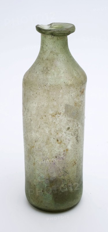 Light green medicine bottle, medicine bottle bottle holder soil find glass, free blown conical soul straight body angular