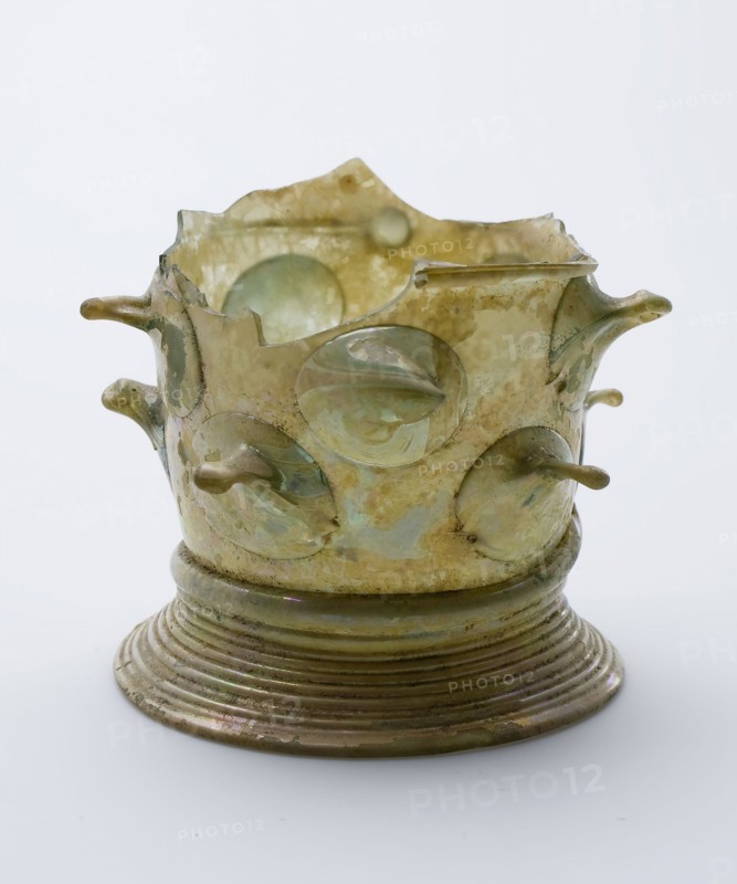 Fragment of foot, soil, trunk and calyx of berkemeier, berkemeier drinking glass drinking utensils tableware holder soil find