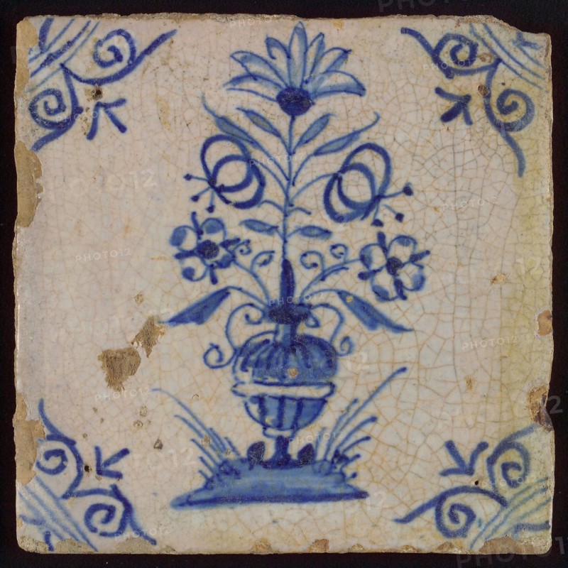 Tile, flower pot in blue on white, corner motif large ox head, wall tile tile sculpture ceramic earthenware glaze, baked 2x