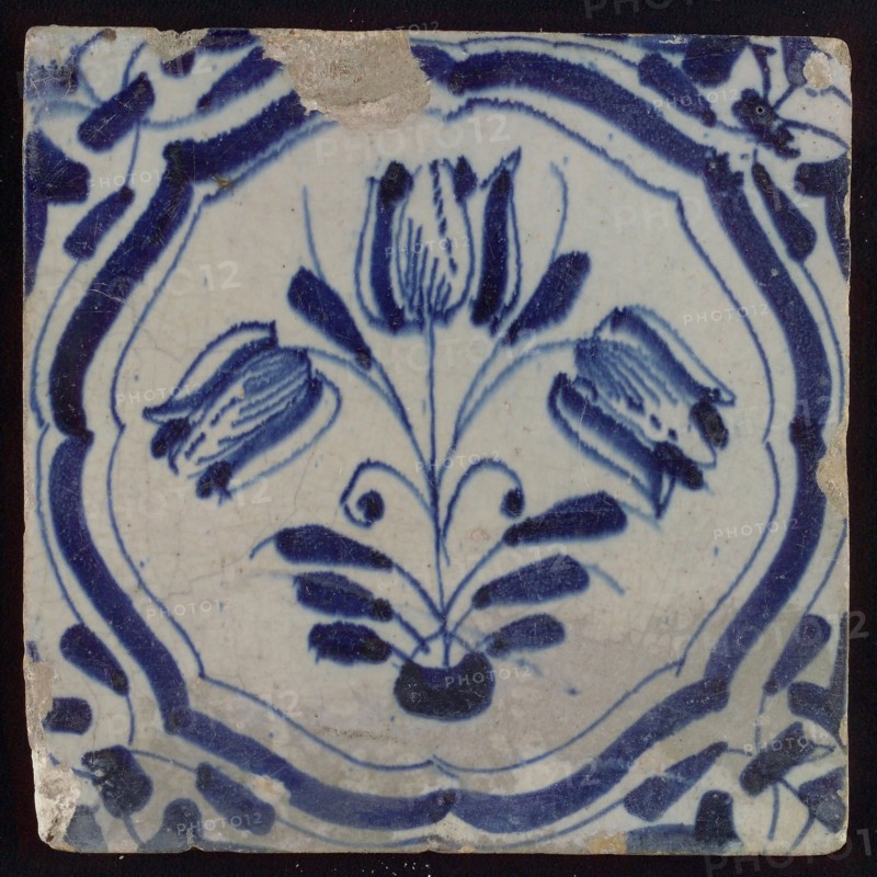 Tile, three-tier in braces in blue on white, corner motif, wing-leaf, wall tile tile sculpture ceramic earthenware glaze, baked