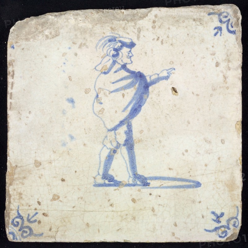 Figure tile, blue with pointing nobleman 'and profile', corner motif ox's head, wall tile tile sculpture ceramic earthenware
