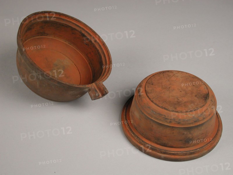 Two-piece bronze mold for pot or jug, mold casting tool tools equipment base metal bronze, cast turned Two-piece bronze mold for