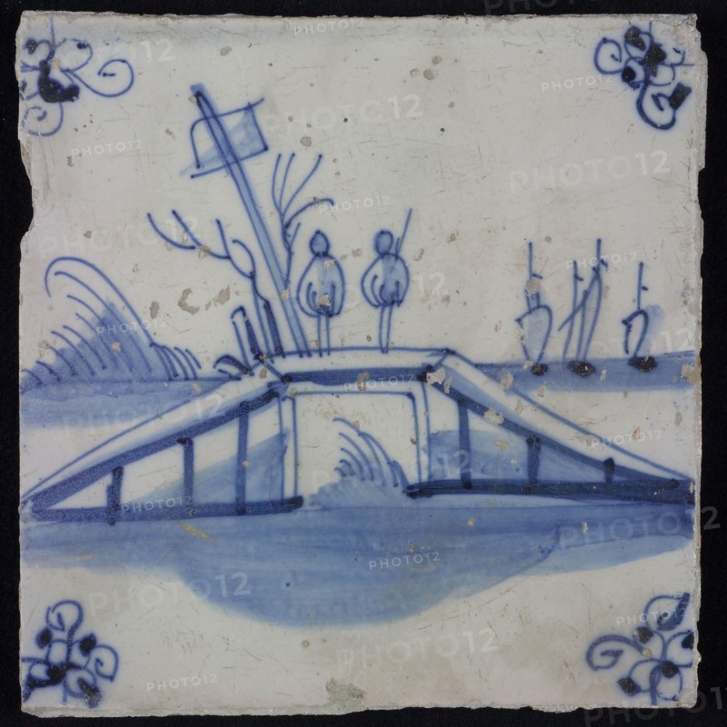 Scene tile, blue with landscape with bridge with two fishermen, corner pattern spider, wall tile tile sculpture ceramic