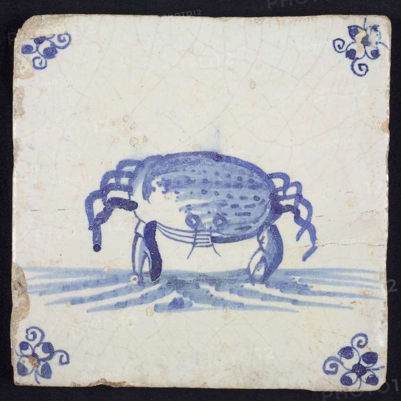 Animal tile, crab in continuous water, in blue on white, corner motif spider, wall tile tile sculpture ceramic earthenware glaze