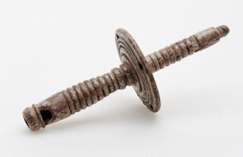 Bite-tip and handle of rattle, half-tip disk, one end whistle, other thread, bite marker rattle toy relaxation device soil find