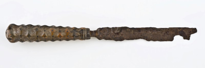Knife with carved legs, different browns, engraved decoration and ornamental nails, blade of forged iron, knife cutlery soil