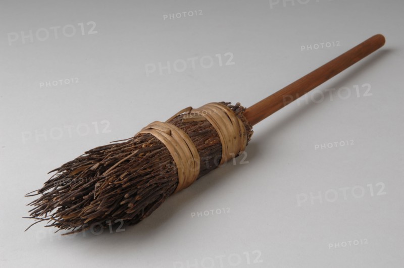 Te Poel, Wooden miniature witches broom, broom miniature kitchen utensils toy relaxant model wood rattan h 37.0, twisted bound