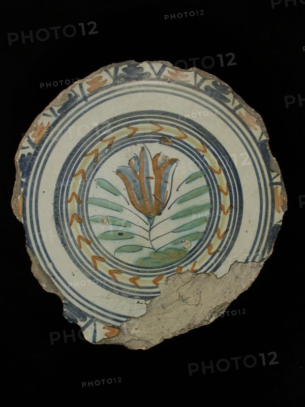 FvB, Majolica dish, polychrome, tulip in the mirror, signed, plate crockery holder soil find ceramic earthenware glaze, baked