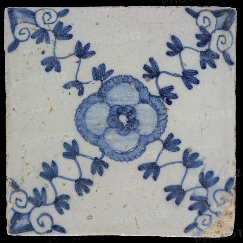 F.J. Kleyn, Ornament tile, rosette with flower heart, corner pattern ox head, wall tile tile sculpture ceramic earthenware glaze