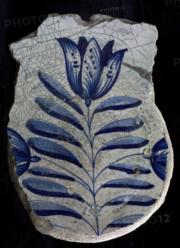 Fragment majolica dish, blue on white, three-tier, tulip, plate crockery holder soil find ceramic earthenware enamel, baked