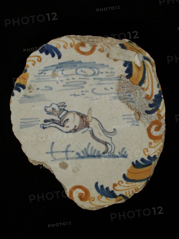 WGF, Fragment majolica dish, polychrome, jumping dog, egret border, signed, plate dish crockery holder soil find ceramic