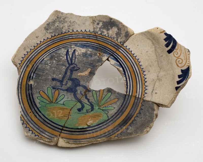 Fragment majolica pancake dish, polychrome, jumping hare, egret border, plate dish crockery holder soil find ceramic earthenware