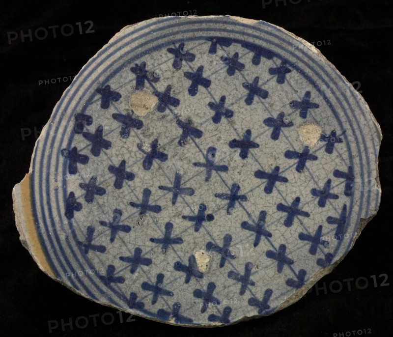 Fragment majolica plate, yellow and blue on white, simplified chessplate decor, plate crockery holder soil find ceramic