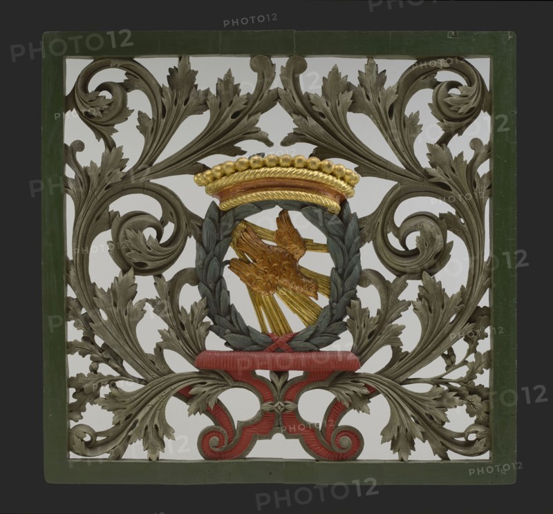 Dessus de porte with carved, crowned representation of dove (Holy Spirit), door piece cutting frame overhead light wood carving