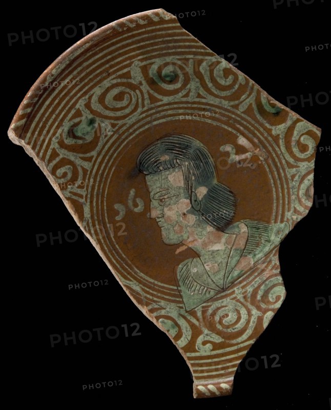 Fragment Werra plate, mirror finish bust of man, year 1621, pale yellow and green glaze, edge decor voluten, plate crockery