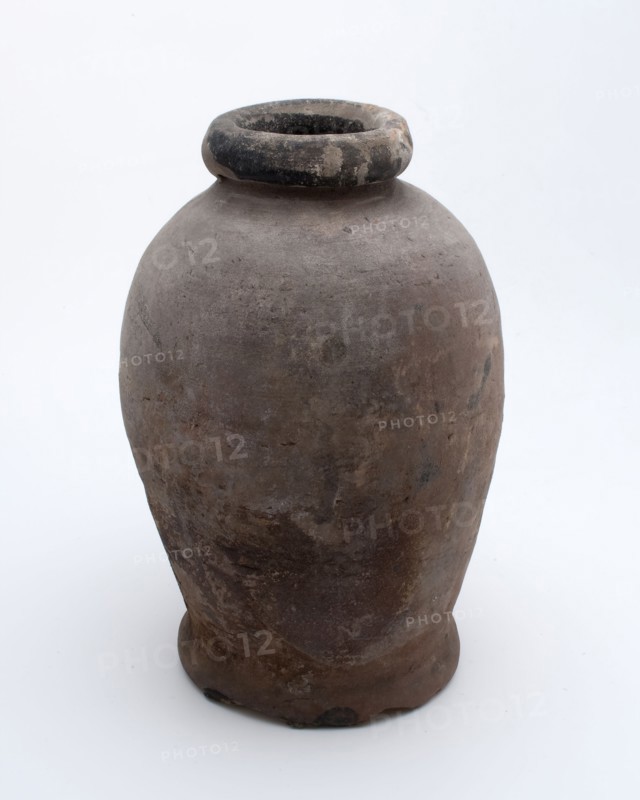 Pottery pot on stand, baluster shape, used in the sugar industry, sugar bowl pot holder soil find ceramic earthenware glaze lead