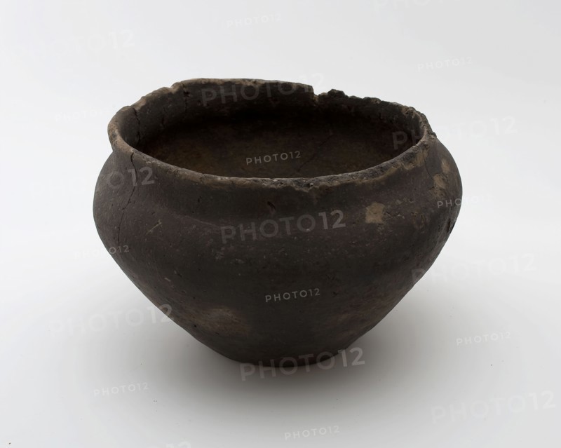 Conical shaped pot on stand with upright neck, Roman indigenous pottery, pot holder soil find ceramic pottery, hand shaped