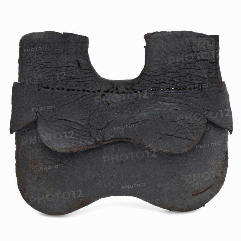 Leather purse or money bag with two belt loops, front flap and at least three compartments, money pouch holder soil found
