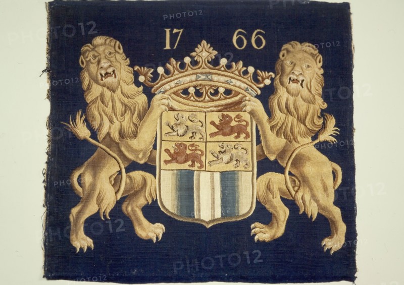 Cushion sheet of cushion of the Rotterdam Vroedschap with woven city coat and date 1766, cushion sheet pillow sheep wool wool