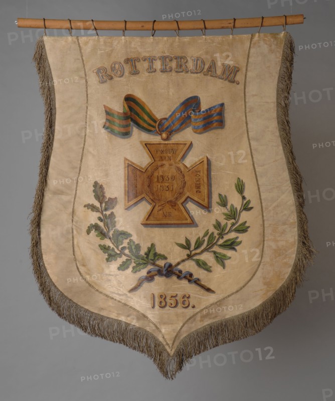 Painted white silk banner, ROTTERDAM 1856 and Trouw to King and Fatherland, standard information form silk paint, Cream-colored