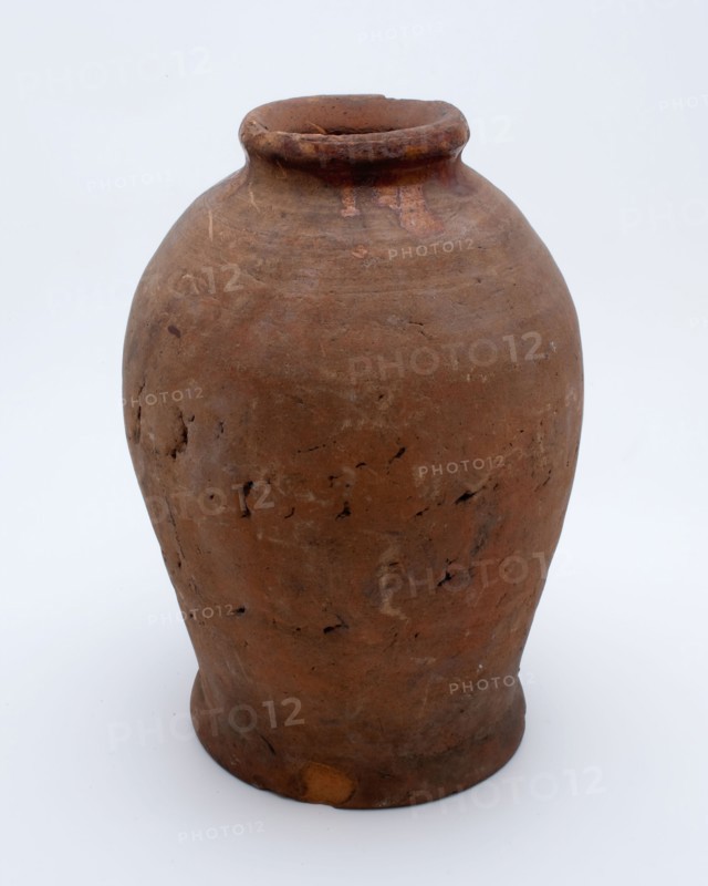 Pottery pot on stand, baluster shape, used in the sugar industry, sugar pot pot holder soil find ceramic earthenware glaze lead