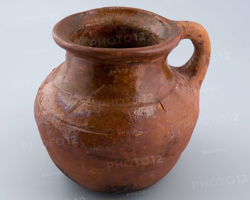 Earthenware chamber pot, with vaulted bottom, sparsely glazed, pot holder sanitary soil find ceramic earthenware glaze lead