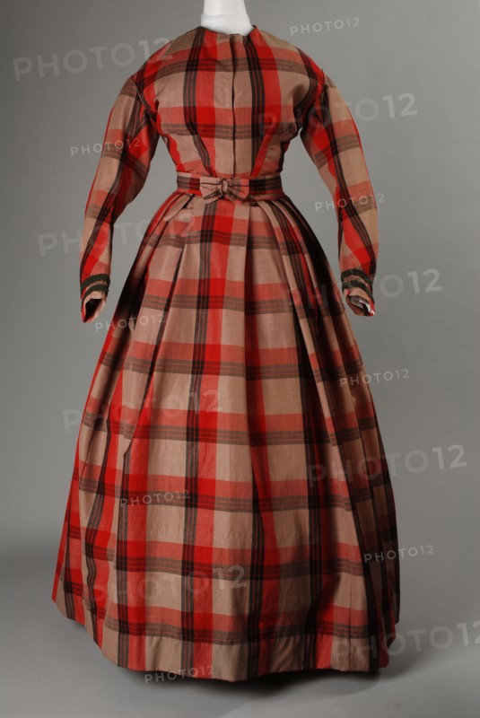 Two-piece dress in red-black-beige checkered wool, frock outerwear women's clothing wool cotton metal nr.1.: mid back 36.0