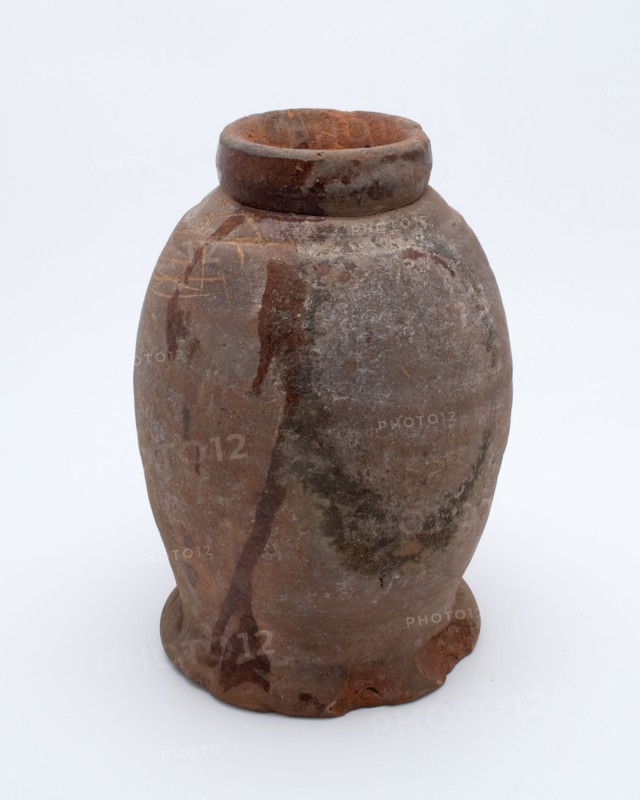 Pottery pot on stand, baluster shape, used in the sugar industry, sugar bowl pot holder soil find ceramic earthenware glaze lead