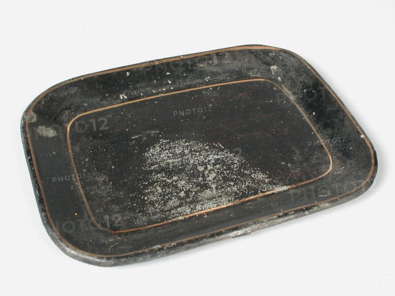 metal worker: Gresnich, Rectangular black tin tray, tray leaf kitchen utensils miniature toy relaxant model metal paint, struck