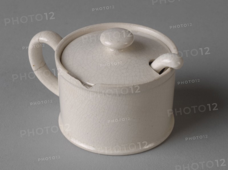 White glazed miniature mustard pot, mustard pot crockery holder miniature toy relaxing agent model ceramic pottery glaze pot