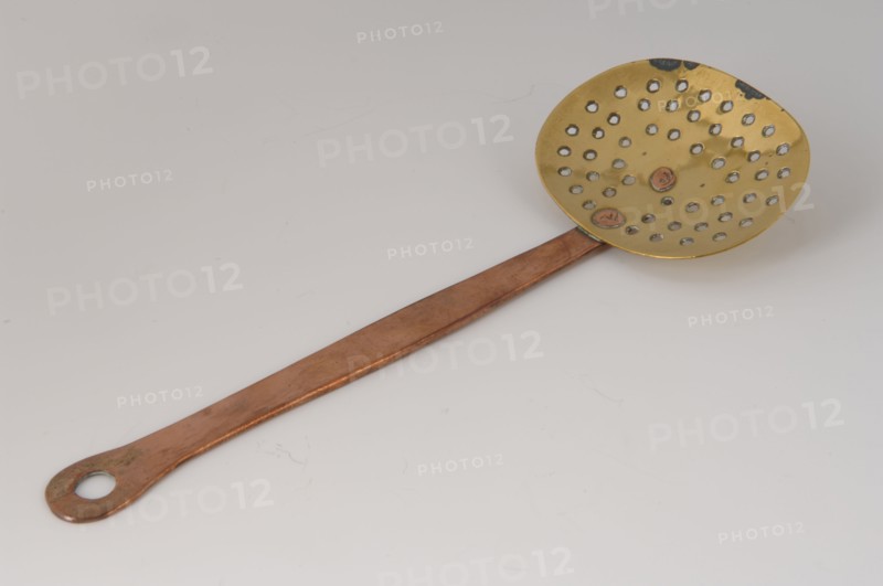 metal worker: Gresnich, Copper miniature skimmer, skimmer kitchenware miniature toy relaxant model copper brass, whipped riveted