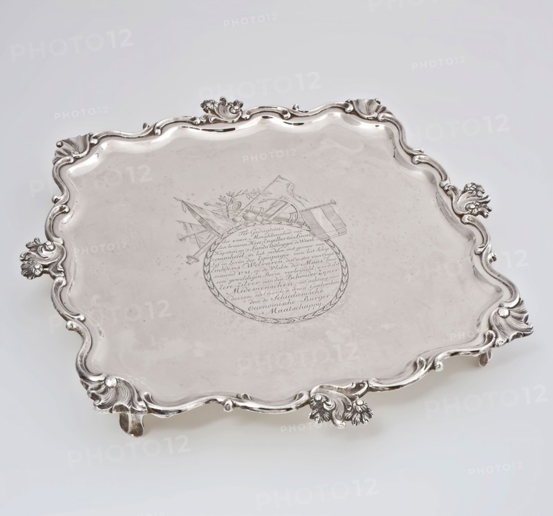 Silversmith: Anthony Huijs, Silver tray on legs with inscription, tray leaf holder silver, cast engraved Square leaf