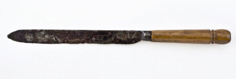 Knife with narrow, elongated blade and legs with round cross section, knife cutlery soil find iron bone metal w 18.0, archeology