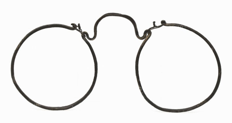 Round spectacle frame of curved metal, squeeze glasses eye lens ground find copper metal, drawn curved Squeeze glasses