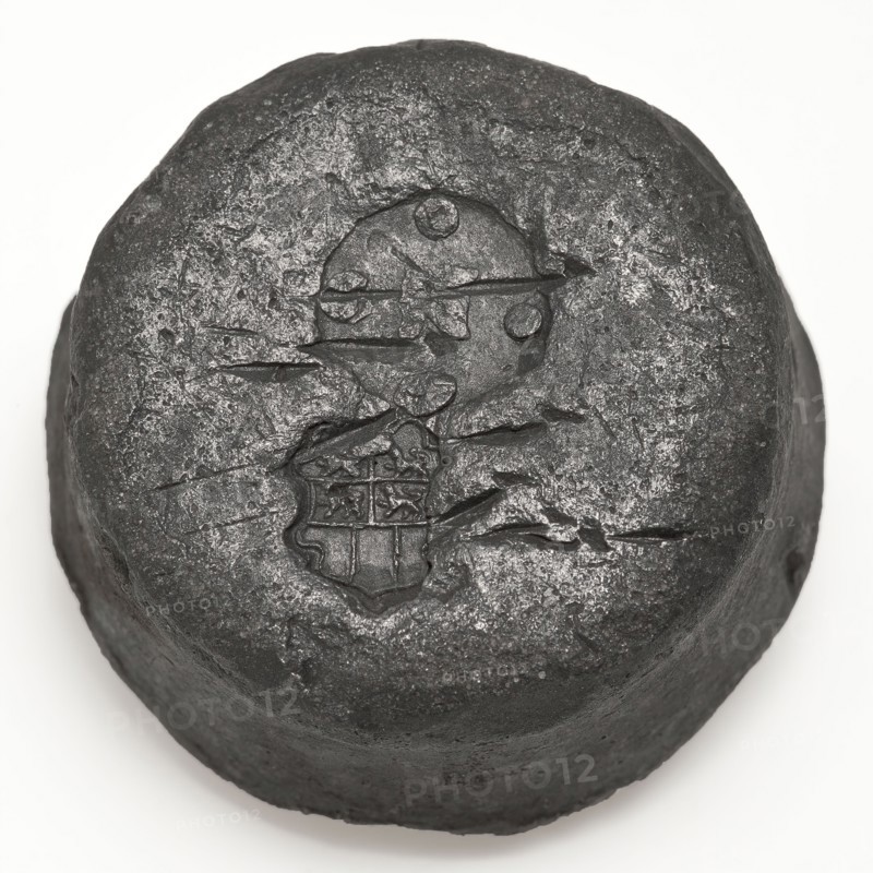 Lead weight with gauge and weapon of Rotterdam, conical in shape, weight of founding ground lead metal h 2,0, cast Conical lead