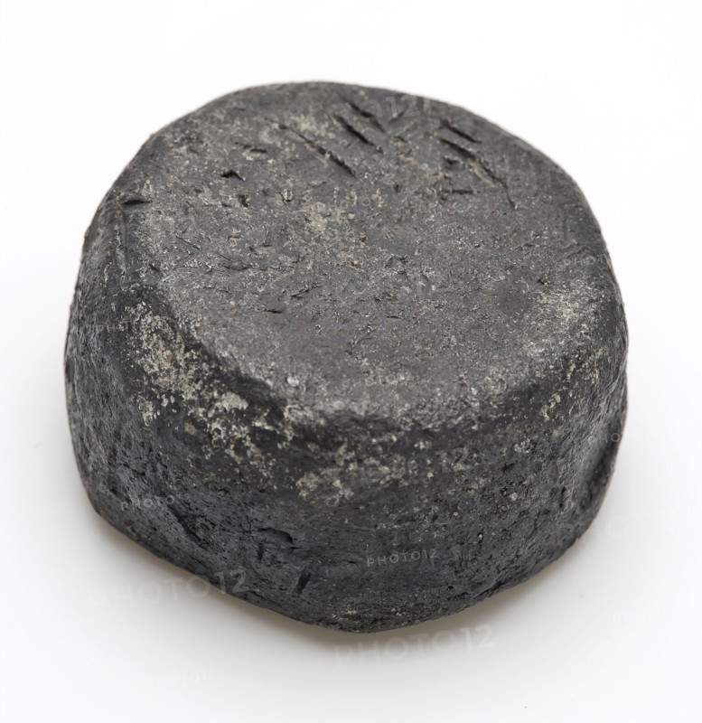 Lead weight, rough conical in shape, weight soil finding lead metal, cast Coarse formed lead weight. Conical in shape