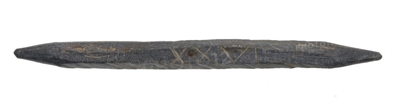 Writing pen, writing pen soil find slate stone slate, Irregular hexagonal slate slate with pointed tips with Roman numeral