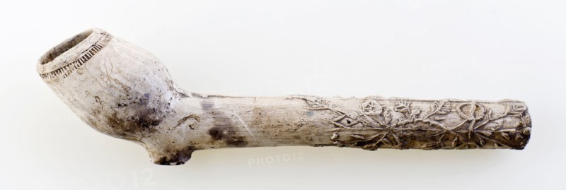 Clay pipe, marked, with floral decoration embossed on stem, clay pipe smoking equipment smoking ground find ceramic earthenware