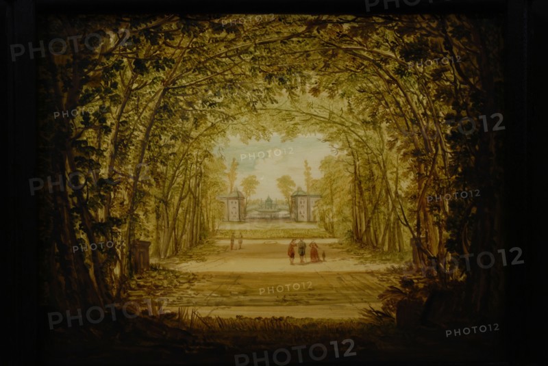 Perspective box of black lacquered wood with three painted glass plates: image of an indoor walking path, perspective case glass